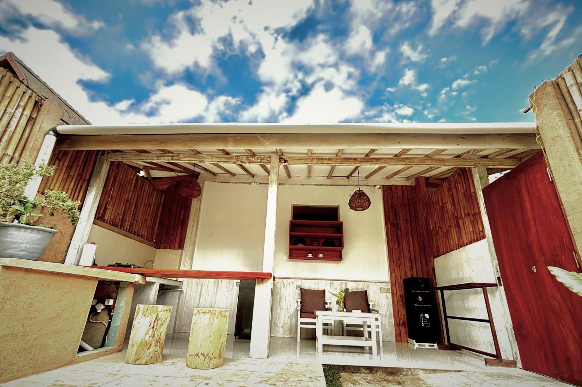 D'Gilian Bungalow Gili Trawangan Esterno foto